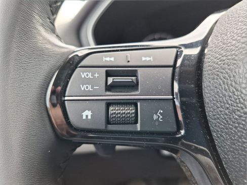 Certified 2024 Honda Pilot Touring image 13