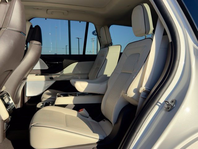 Used 2021 Lincoln Aviator Black Label AWD/4WD image 18