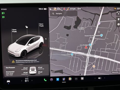 Used 2022 Tesla Model Y Long Range image 12