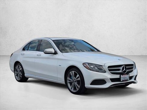 Certified 2017 Mercedes-Benz C 350e Sedan image 3