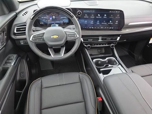 New 2026 Chevrolet Traverse High Country w/ LPO, Floor Liner Package image 3