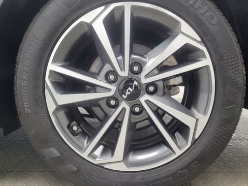 Used 2023 Kia Forte LXS w/ LXS Technology Package FWD image 31