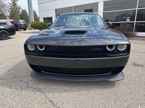 Used 2016 Dodge Challenger SRT Hellcat image 5