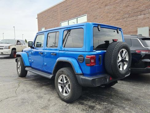 Used 2022 Jeep Wrangler Unlimited Sahara w/ LED Lighting Group AWD/4WD image 3