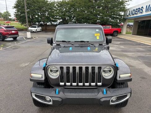 Used 2022 Jeep Wrangler Unlimited Sahara w/ Cold Weather Group AWD/4WD image 10