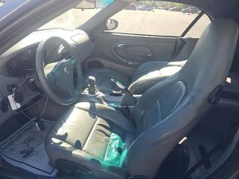 Used 2001 Porsche 911 Carrera 4 image 7