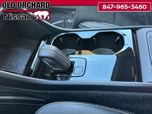 Used 2022 Volvo XC40 P8 Recharge Plus image 18