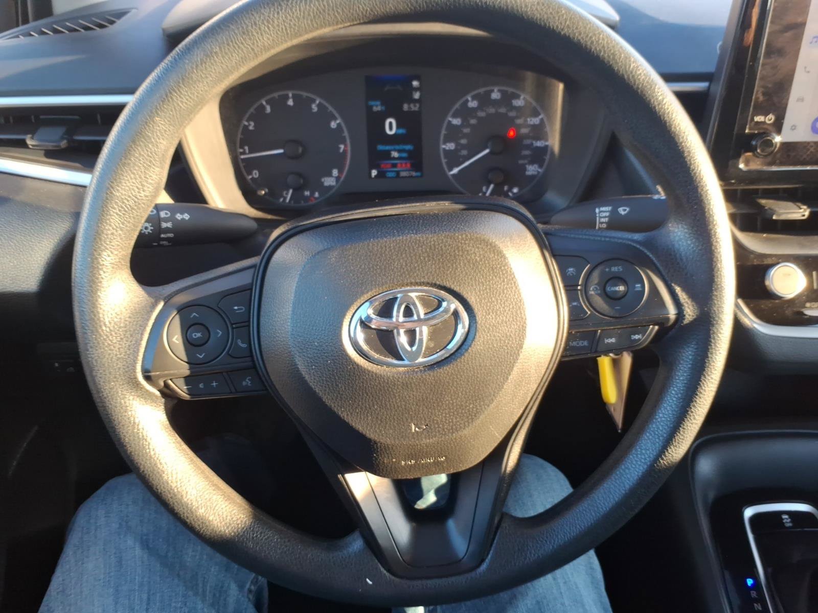 Used 2025 Toyota Corolla LE FWD image 16