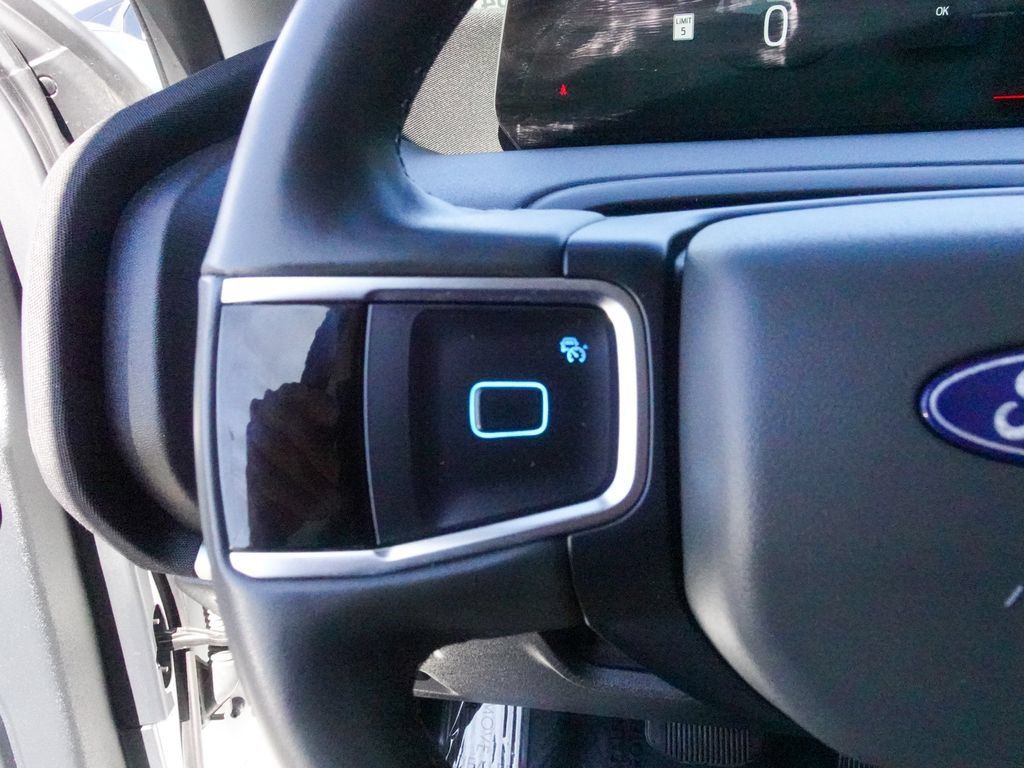 Used 2025 Ford Expedition Max Active AWD/4WD image 14