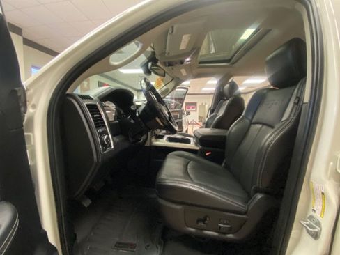 Used 2018 RAM 2500 Laramie w/ Convenience Group AWD/4WD image 13