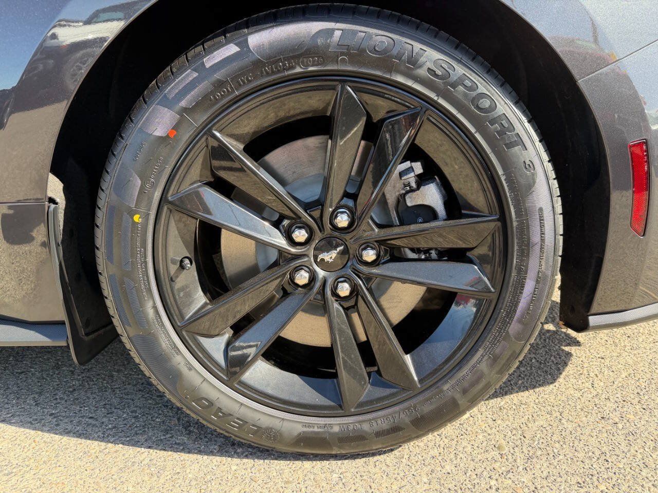 Used 2024 Ford Mustang GT RWD image 11