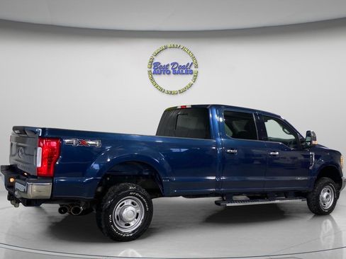 Used 2017 Ford F250 XLT w/ XLT Premium Package AWD/4WD image 4