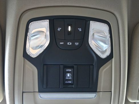 Used 2020 RAM 1500 Big Horn AWD/4WD image 34