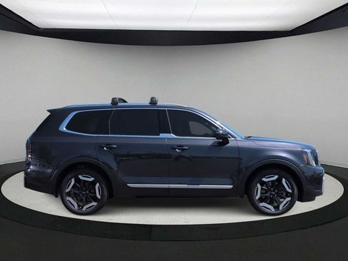 Used 2025 Kia Telluride EX w/ EX Captain's Chair Package AWD/4WD image 9