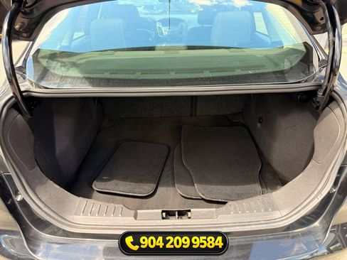 Used 2018 Ford Focus SE FWD image 30
