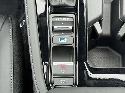 Certified 2025 Honda Accord Touring image 16