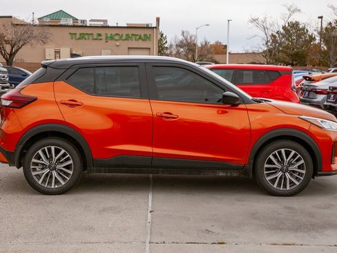 Used 2024 Nissan Kicks SV image 4