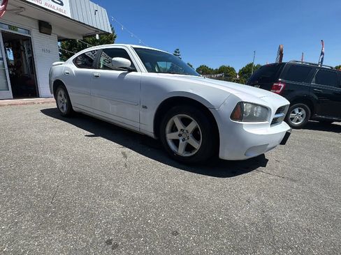 Used 2010 Dodge Charger SXT RWD image 3