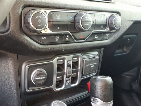 Used 2024 Jeep Wrangler Sport S image 14