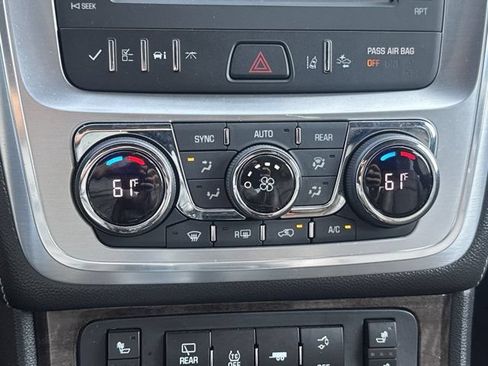 Used 2016 GMC Acadia SLT w/ Open Road Package FWD image 28