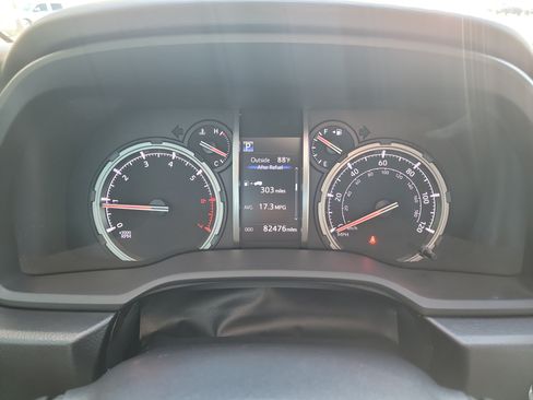 Used 2021 Toyota 4Runner Limited AWD/4WD image 33