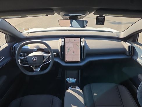 New 2025 Volvo EX30 Plus w/ Protection Package Premier image 5