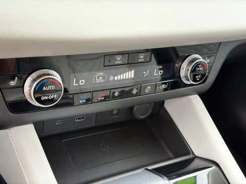 Used 2023 Mitsubishi Outlander SEL FWD image 26