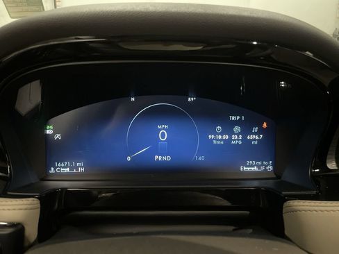Used 2023 Lincoln Corsair AWD image 6