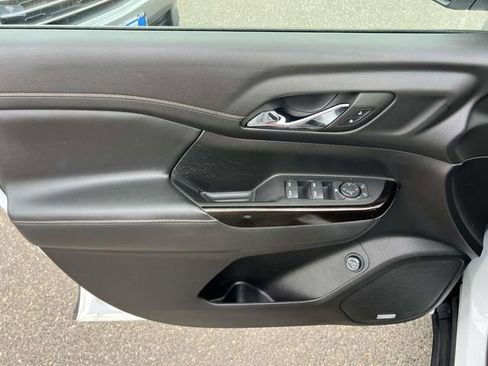 Certified 2023 GMC Acadia AT4 image 18