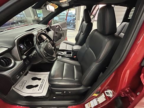 Used 2016 Toyota RAV4 SE image 53