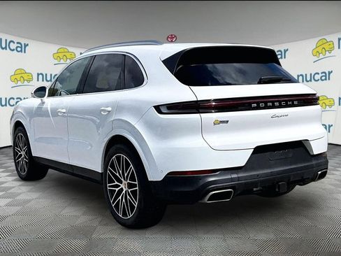 Used 2024 Porsche Cayenne AWD/4WD image 4