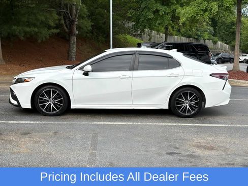 Used 2022 Toyota Camry SE FWD image 4