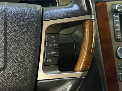 Used 2012 Lincoln Navigator L 4WD image 36