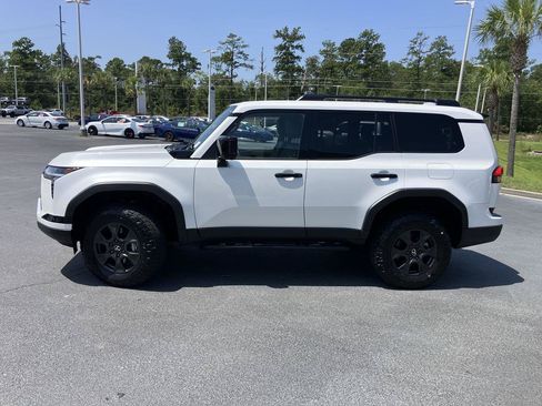 Used 2025 Lexus GX 550 AWD/4WD image 2