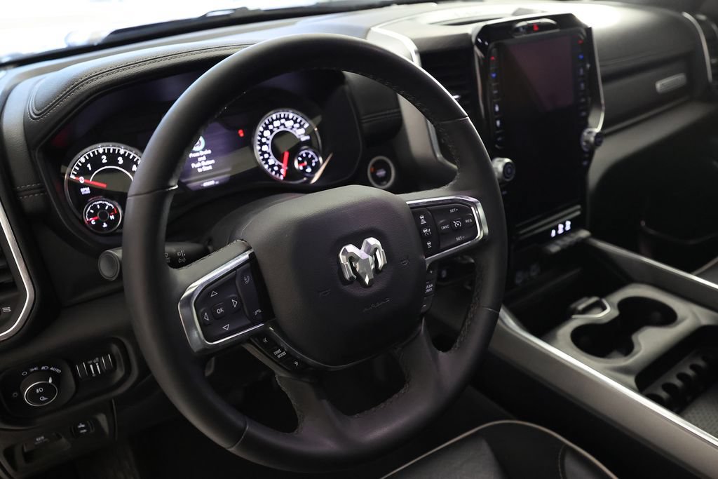 Used 2025 RAM 1500 Laramie AWD/4WD image 15