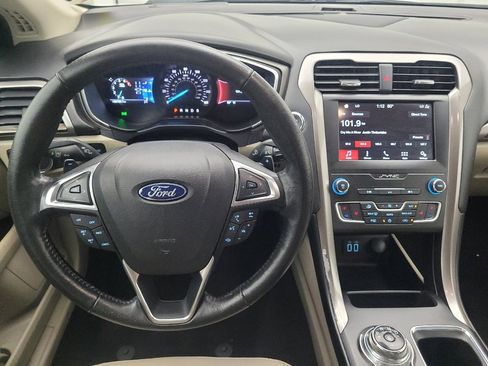 Used 2019 Ford Fusion SEL FWD image 22