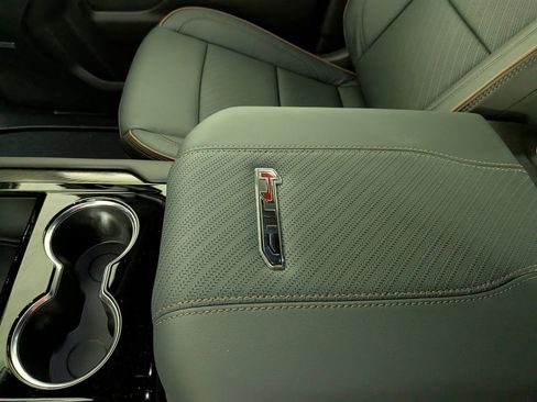 New 2026 GMC Yukon XL AT4 w/ AT4 Premium Plus Package image 28