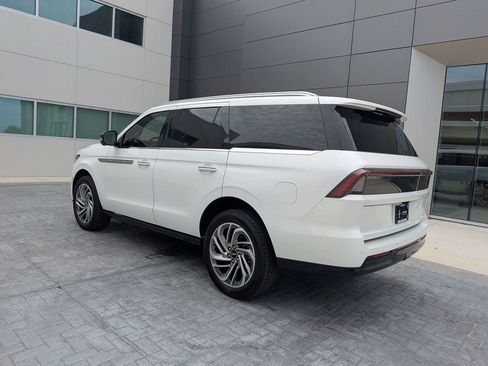 Certified 2025 Lincoln Navigator Reserve AWD/4WD image 6
