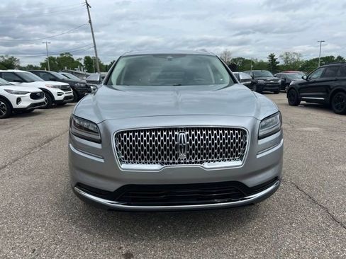Used 2023 Lincoln Nautilus Reserve AWD/4WD image 2