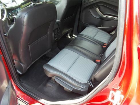 Used 2017 Ford Escape SE w/ Equipment Group 201A AWD/4WD image 24