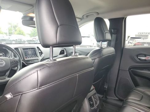 Used 2019 Jeep Cherokee Trailhawk w/ Cold Weather Group AWD/4WD image 26
