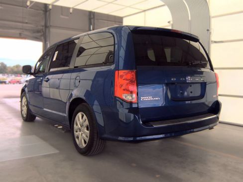 Used 2018 Dodge Grand Caravan SE w/ UConnect Hands-Free Group FWD image 6