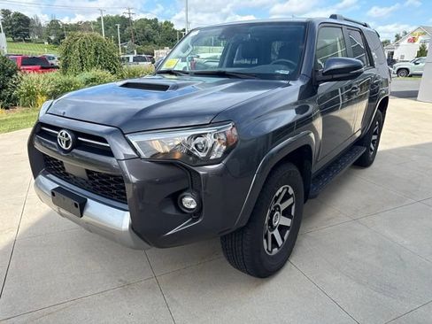 Used 2023 Toyota 4Runner TRD Off-Road Premium w/ Moonroof Package AWD/4WD image 3