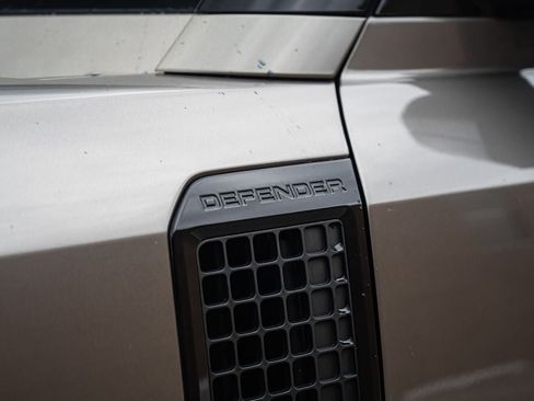 Used 2024 Land Rover Defender 130 X-Dynamic SE AWD/4WD image 15