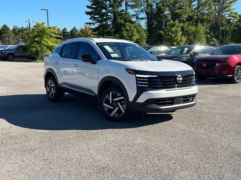 New 2026 Nissan Kicks SV image 2