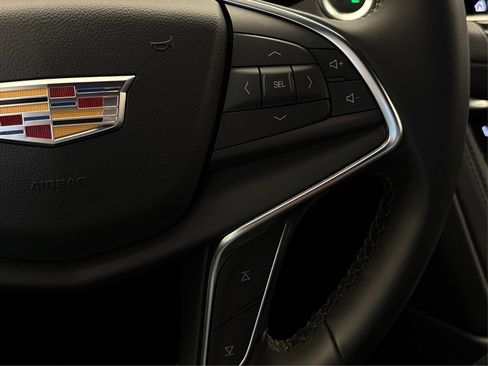 New 2025 Cadillac XT5 Luxury image 30