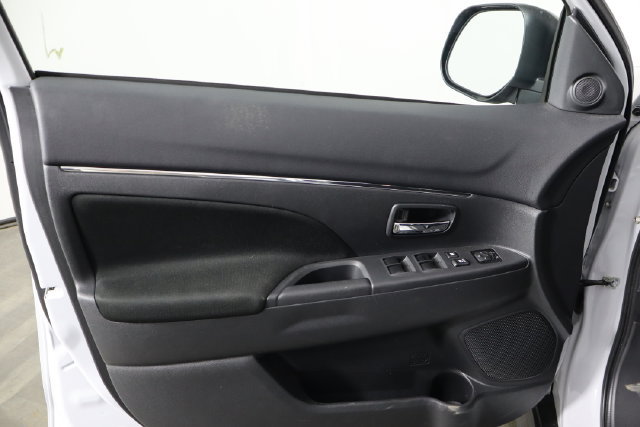 Used 2024 Mitsubishi Outlander Sport ES AWD/4WD image 17