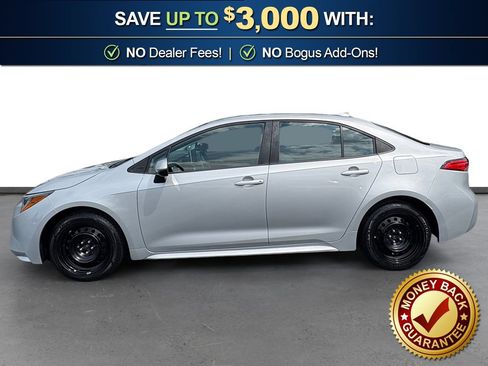 Used 2020 Toyota Corolla LE FWD image 2