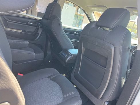 Used 2016 Chevrolet Traverse LT FWD image 32