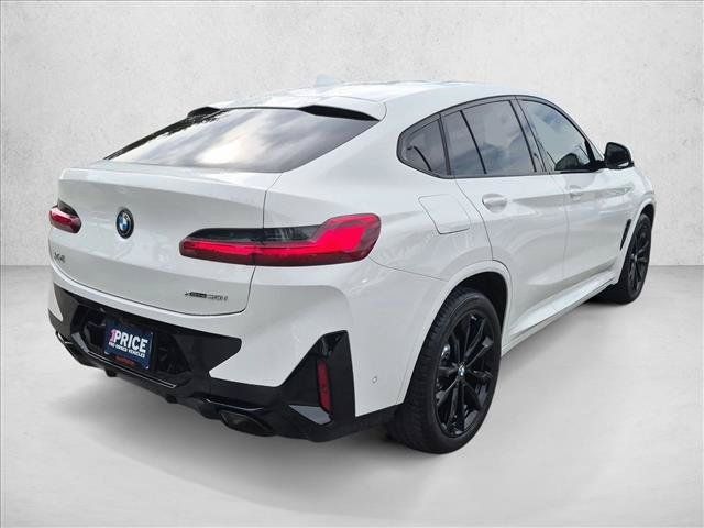 Used 2025 BMW X4 xDrive30i w/ M Sport Package AWD/4WD image 5